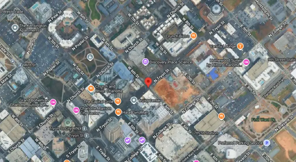 Charlotte Crash Reported at W 6th Street and N Tryon Street