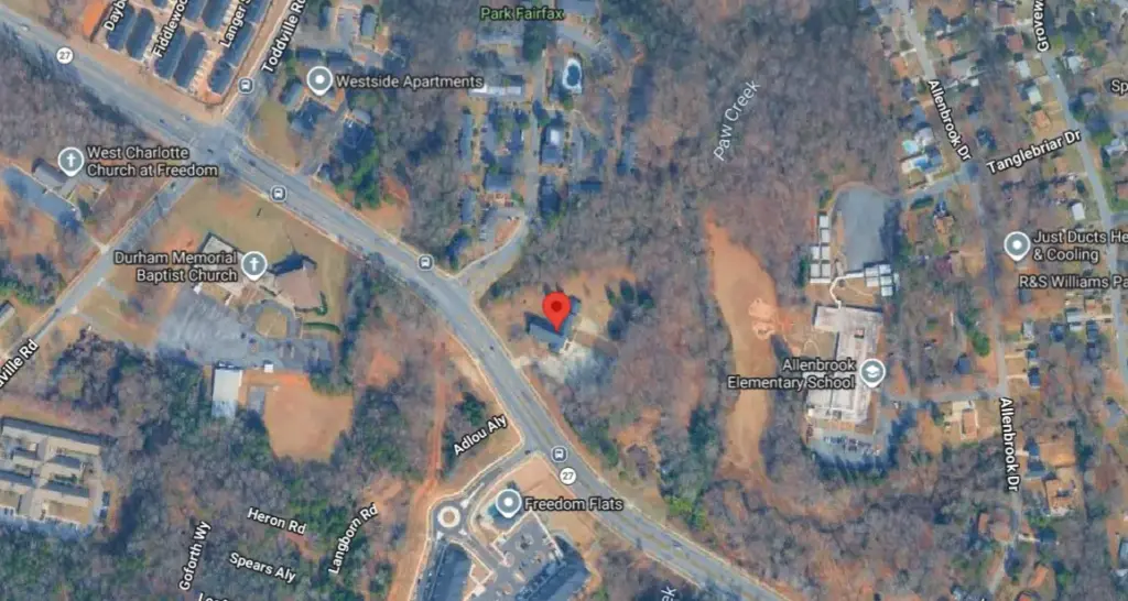 Charlotte, NC Crash With Personal Injury Reported on Freedom Drive