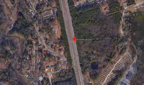Overturned Vehicle Crash Shuts Down I-295 Near All American Freeway in Fayetteville, NC